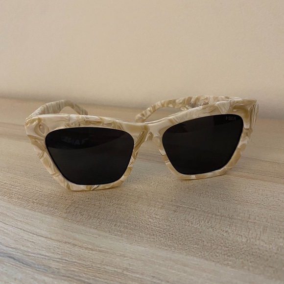 Anthropologie I-SEA Olive Cat-Eye Sunglasses - Picture 6 of 7